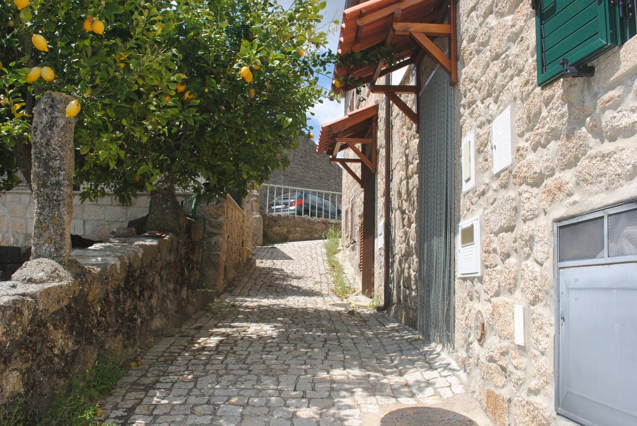 Moradia Familia Escoto Βίλα Monsanto Εξωτερικό φωτογραφία